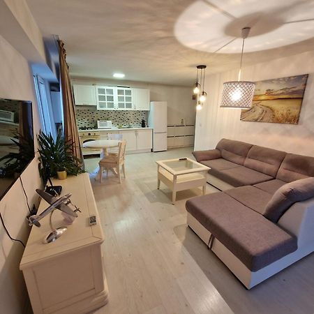 Wizz Pilot Residence Otopeni Εξωτερικό φωτογραφία